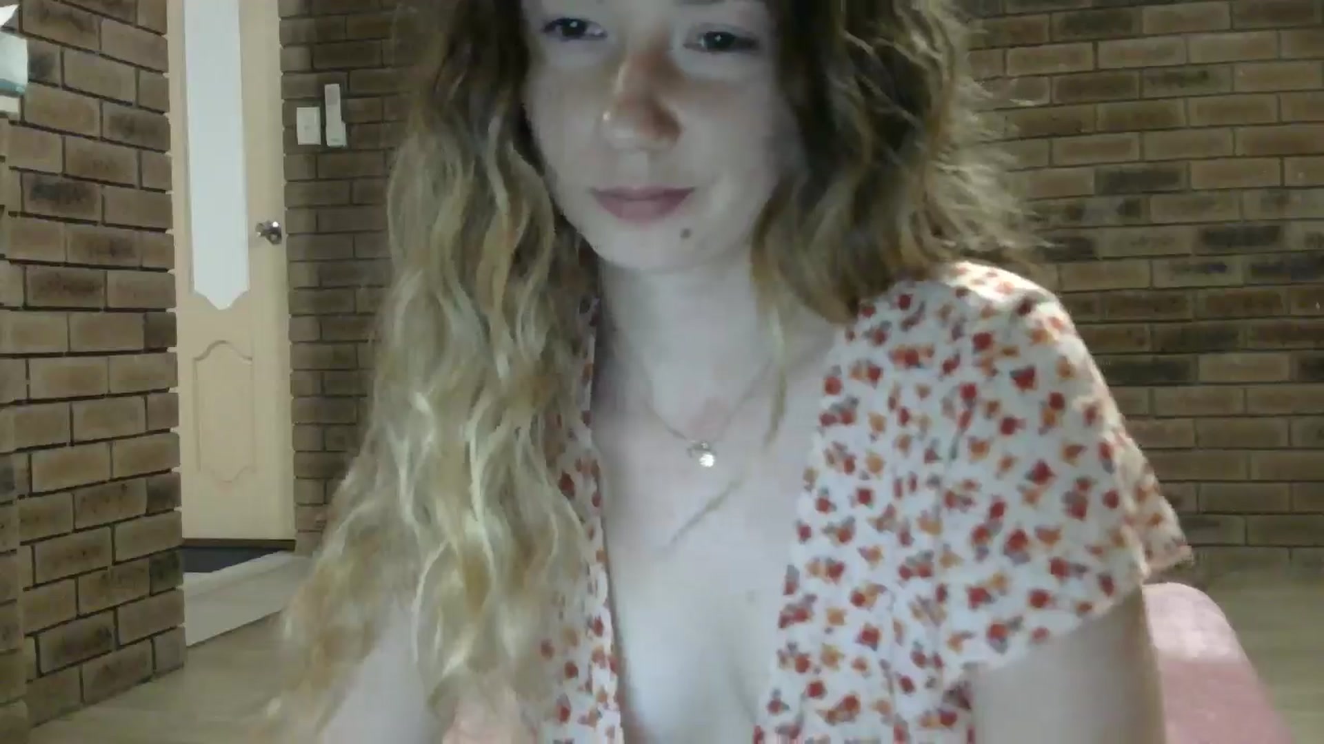 Gallery image thumbnail from SurfyChick's myfreecams stream on, 11/04/2024, 12:49 image 4 of 20