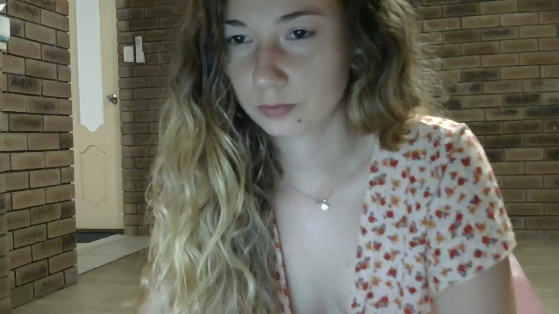 Gallery image thumbnail from SurfyChick's myfreecams stream on, 11/04/2024, 12:49 image 12 of 20