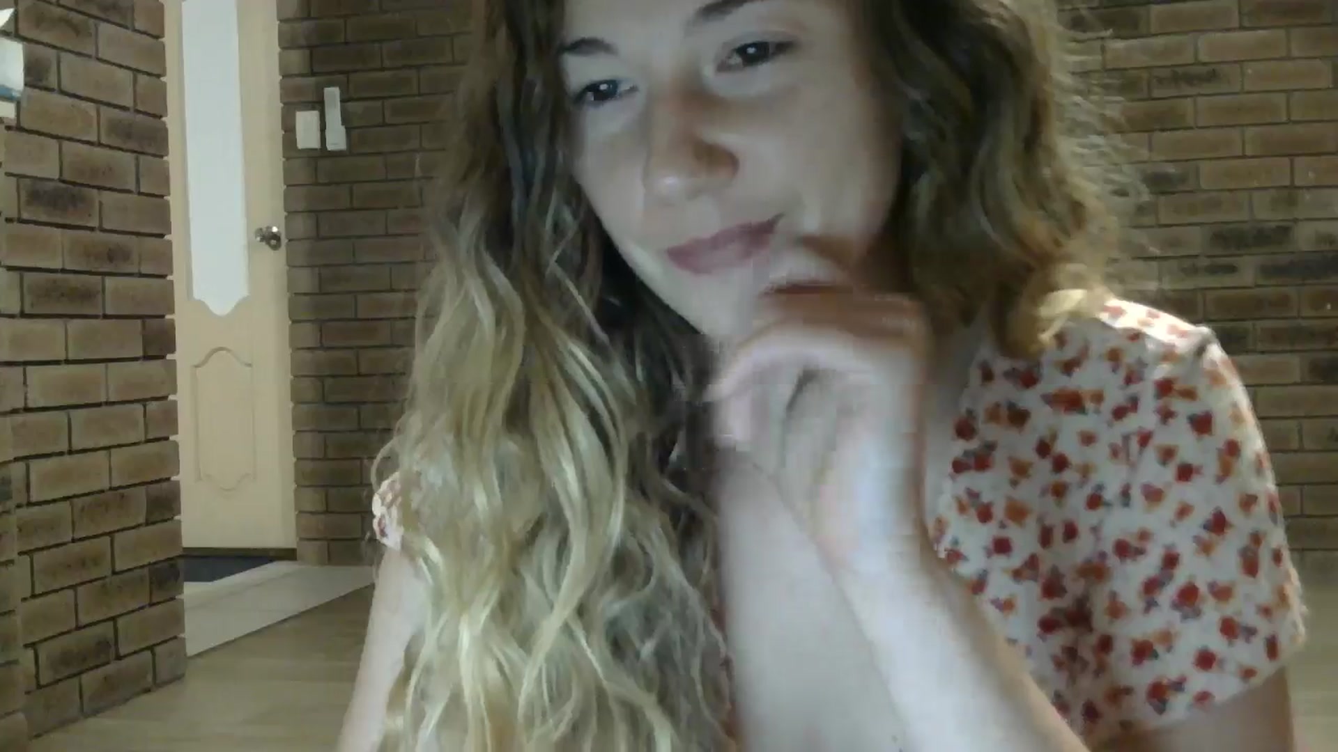 Gallery image thumbnail from SurfyChick's myfreecams stream on, 11/04/2024, 12:49 image 13 of 20