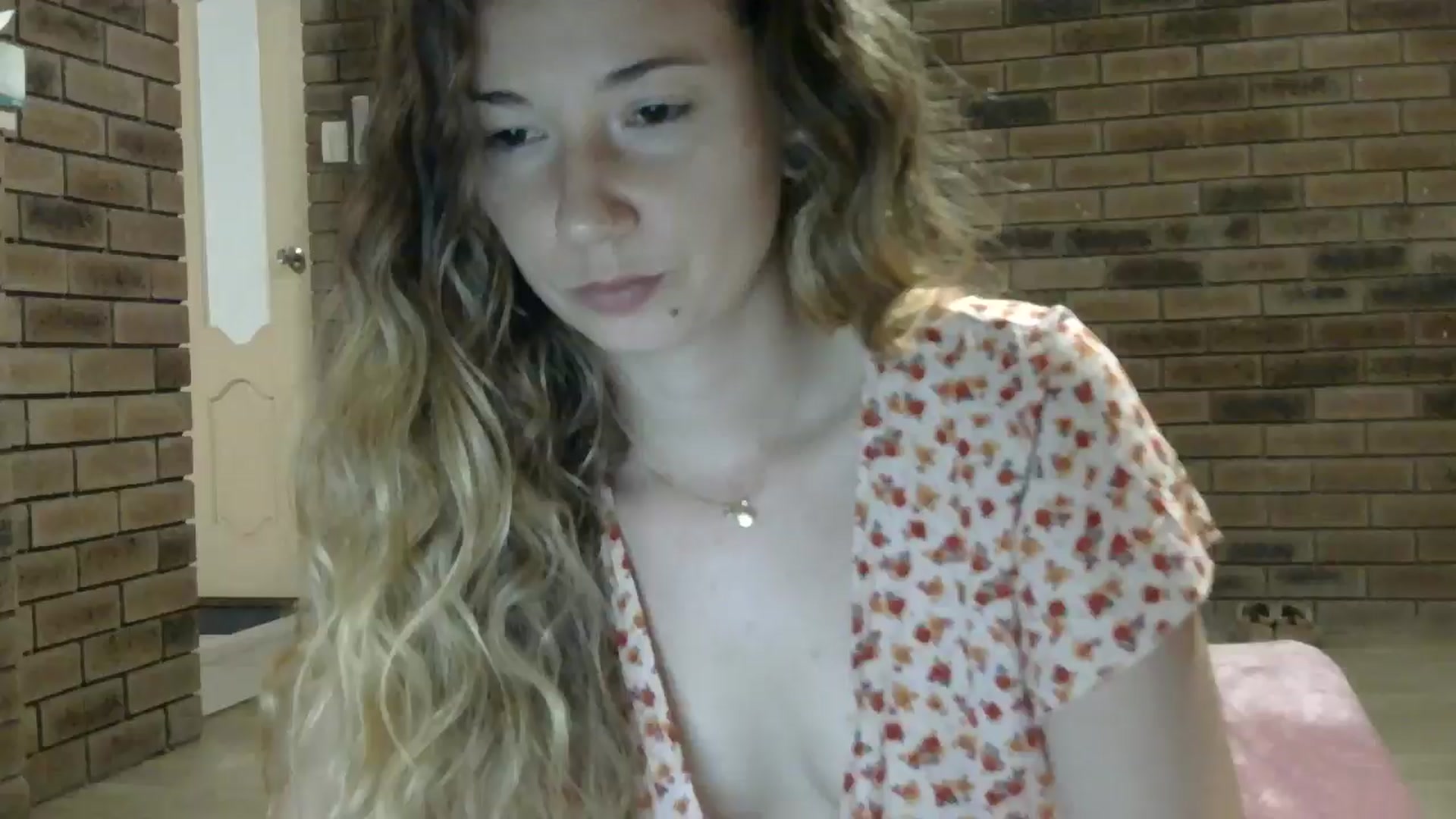Gallery image thumbnail from SurfyChick's myfreecams stream on, 11/04/2024, 12:49 image 10 of 20
