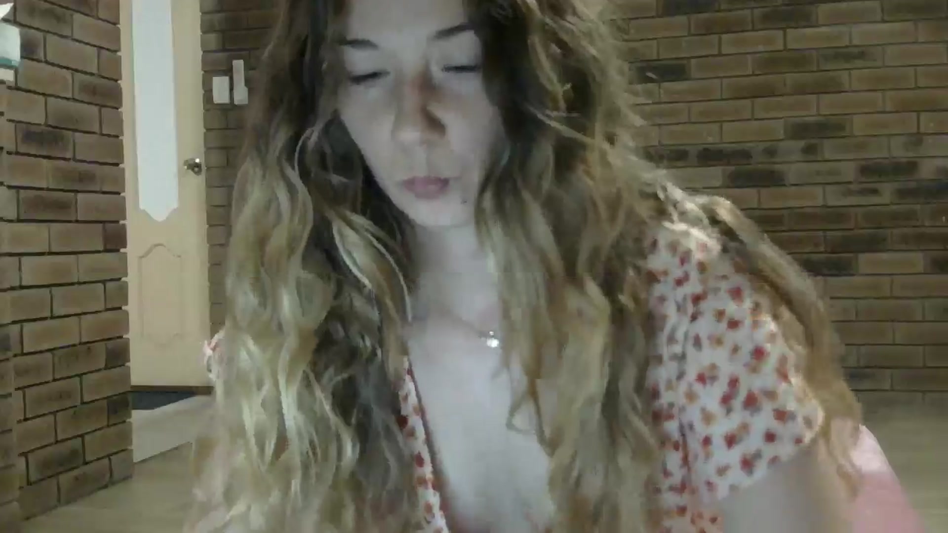 Gallery image thumbnail from SurfyChick's myfreecams stream on, 11/04/2024, 12:49 image 6 of 20