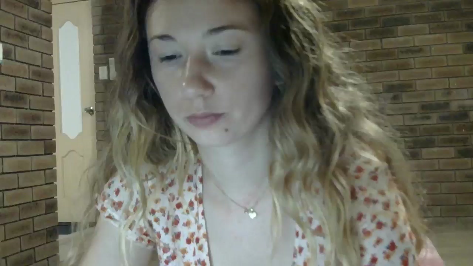 Gallery image thumbnail from SurfyChick's myfreecams stream on, 11/04/2024, 13:10 image 9 of 20
