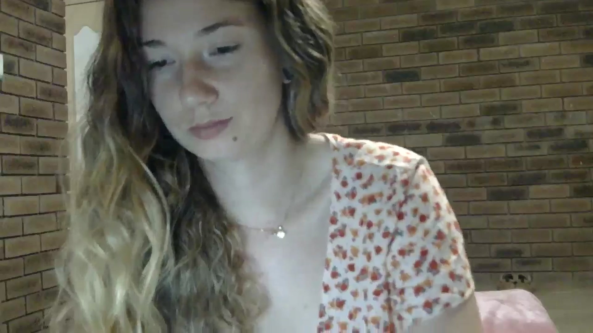 Gallery image thumbnail from SurfyChick's myfreecams stream on, 11/04/2024, 13:10 image 18 of 20