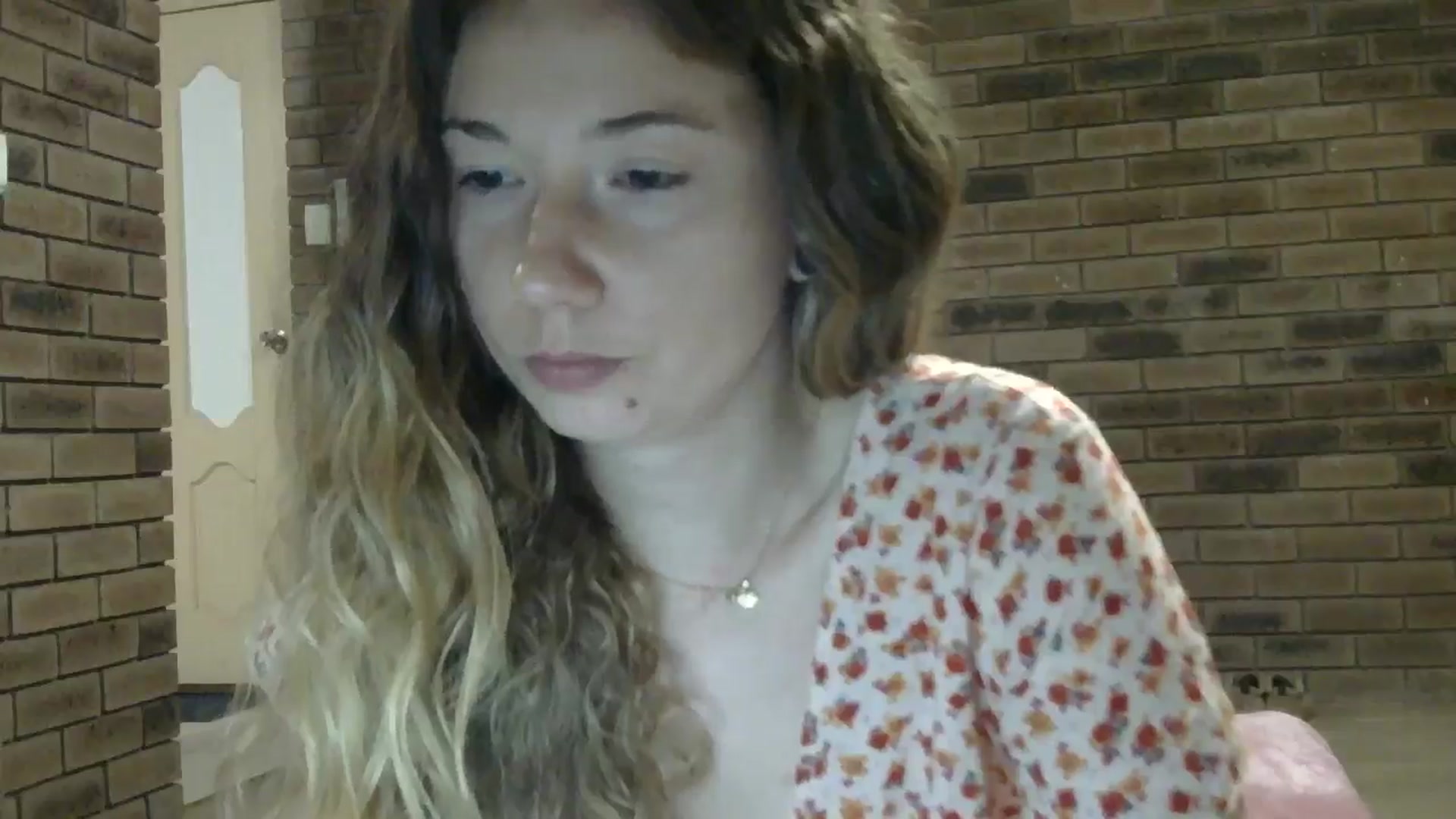Gallery image thumbnail from SurfyChick's myfreecams stream on, 11/04/2024, 13:10 image 19 of 20