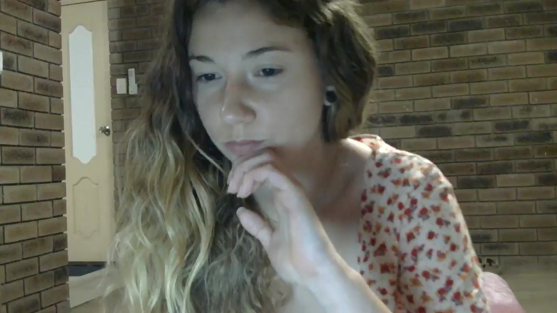 Gallery image thumbnail from SurfyChick's myfreecams stream on, 11/04/2024, 13:10 image 17 of 20