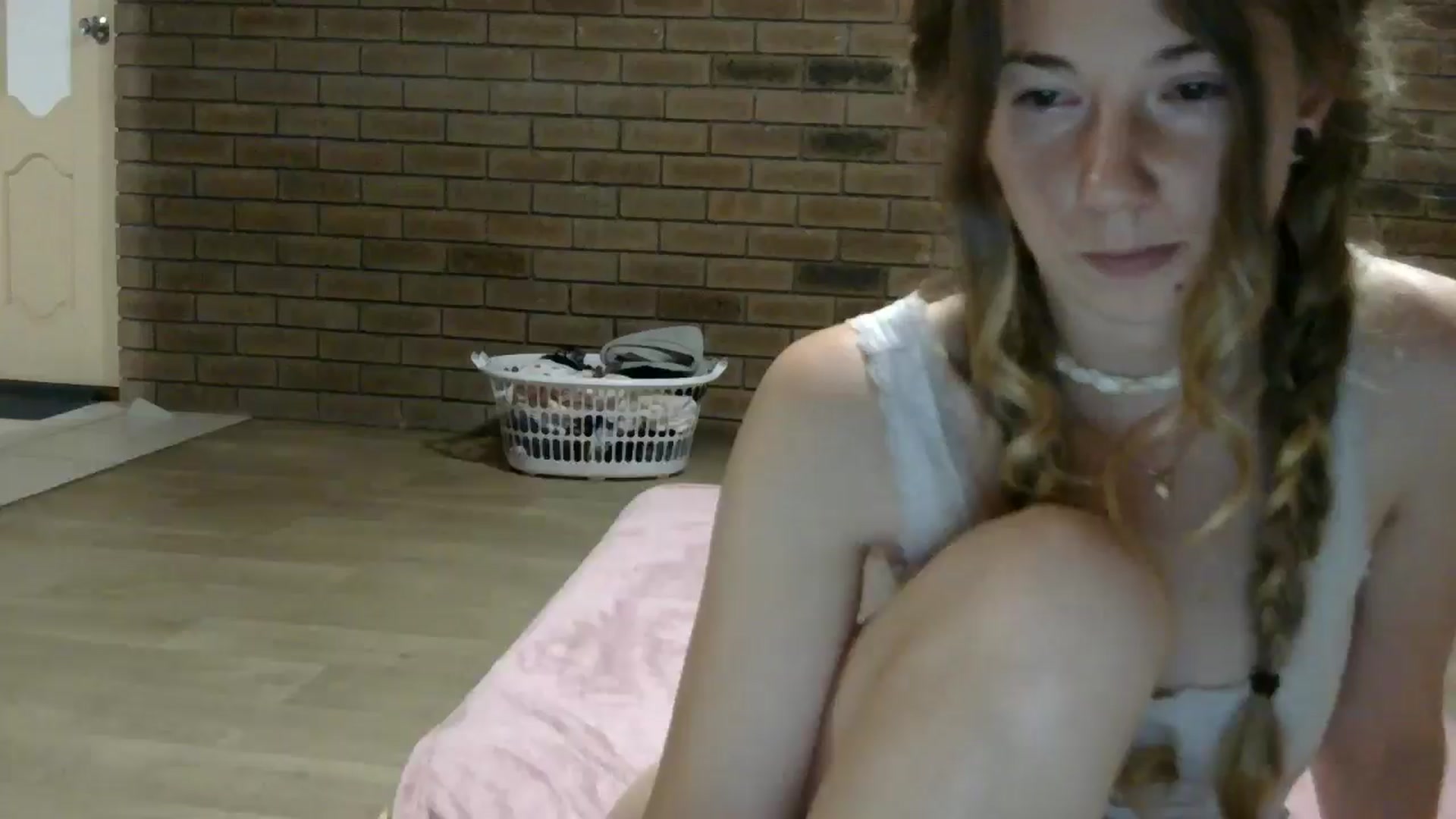 Gallery image thumbnail from SurfyChick's myfreecams stream on, 11/10/2024, 13:50 image 11 of 20