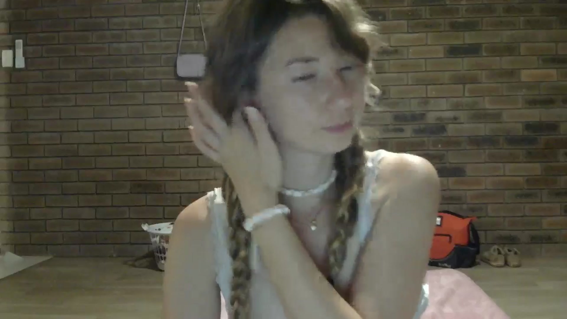 Gallery image thumbnail from SurfyChick's myfreecams stream on, 11/10/2024, 13:50 image 8 of 20