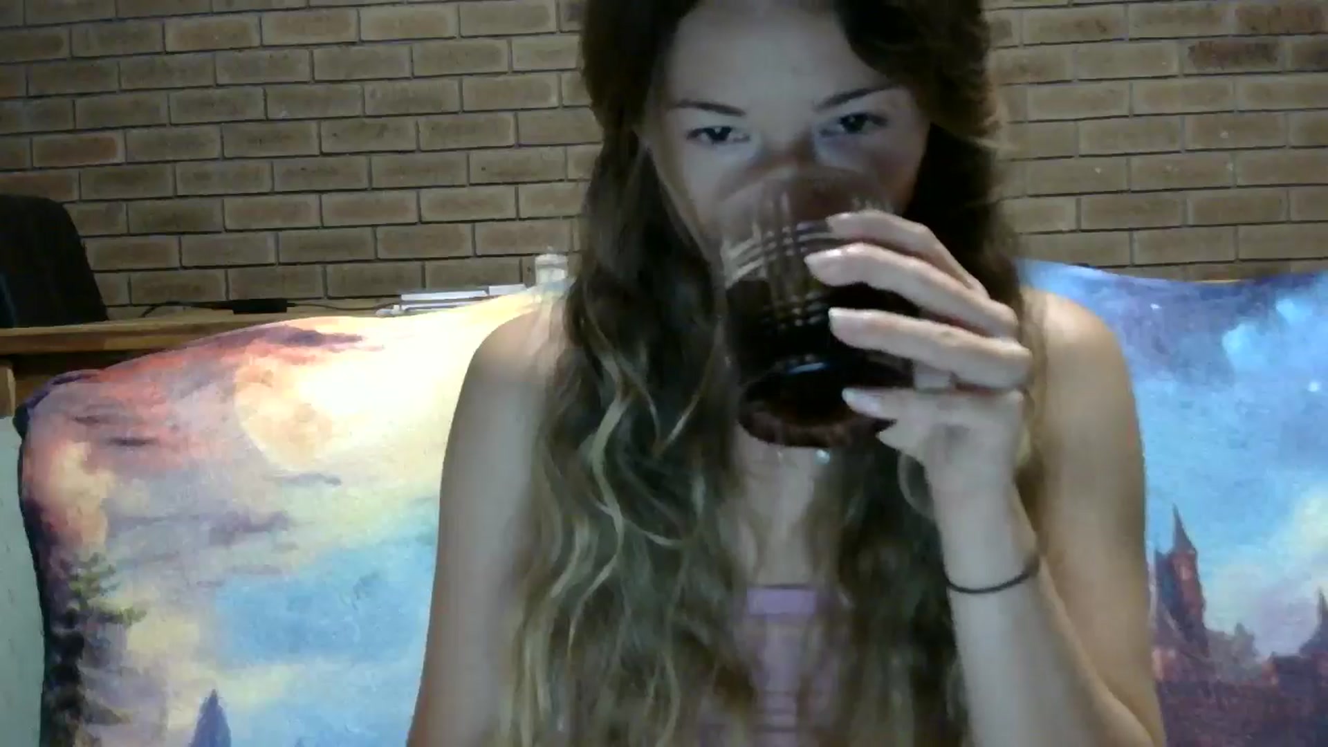 Gallery image thumbnail from SurfyChick's myfreecams stream on, 03/16/2025, 15:57 image 11 of 20