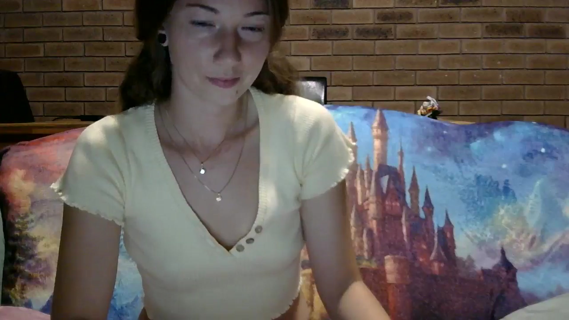 Gallery image thumbnail from SurfyChick's myfreecams stream on, 03/18/2025, 11:24 image 13 of 20