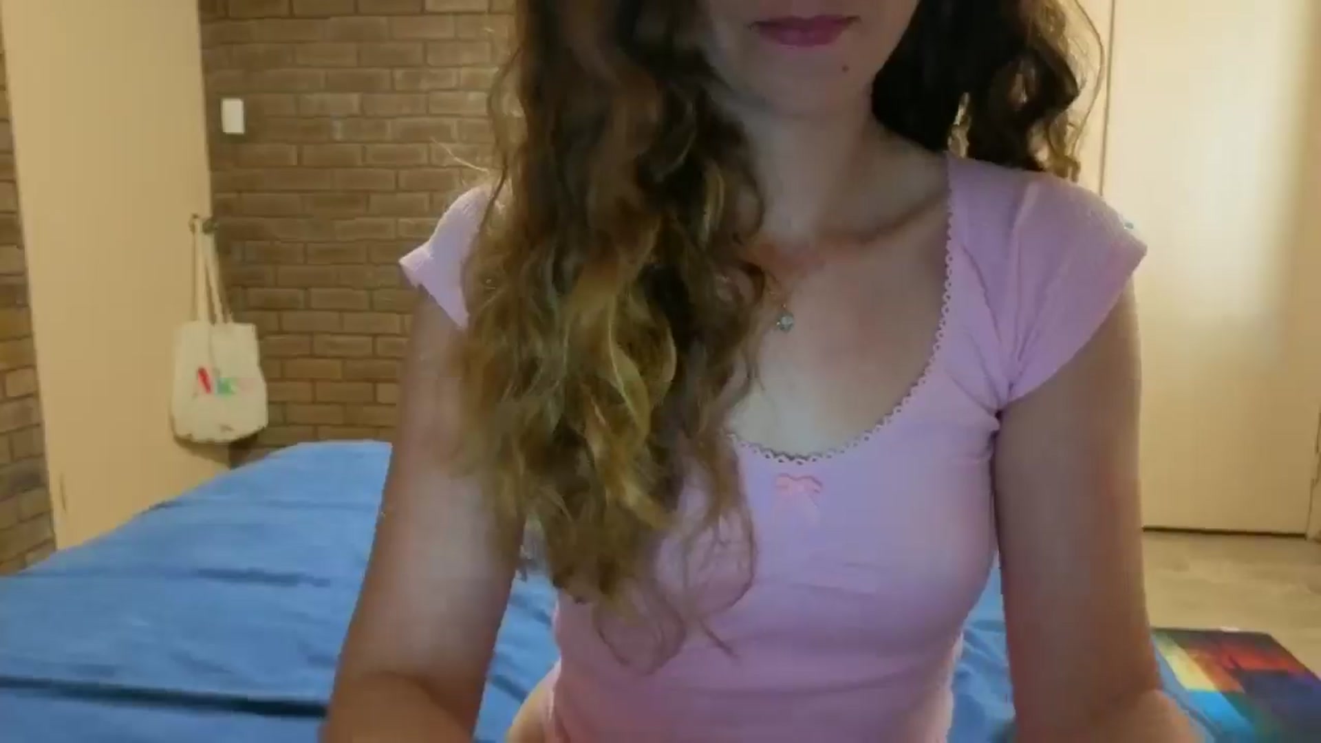 Gallery image thumbnail from SurfyChick's myfreecams stream on, 09/29/2025, 03:00 image 16 of 20