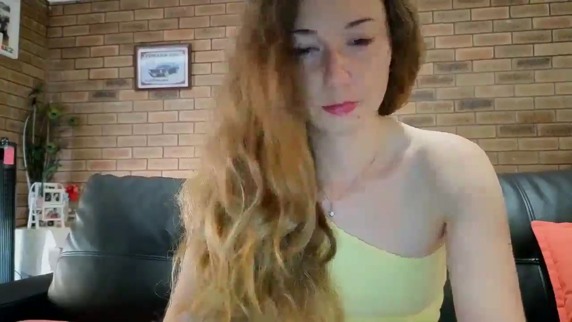 Gallery image thumbnail from SurfyChick's myfreecams stream on, 10/06/2025, 02:41 image 10 of 20