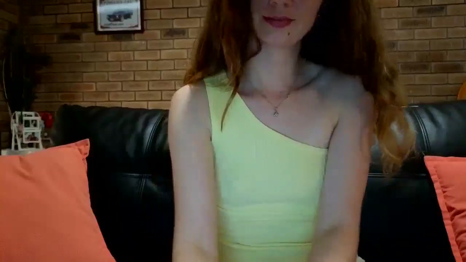 Gallery image thumbnail from SurfyChick's myfreecams stream on, 10/06/2025, 03:14 image 19 of 20