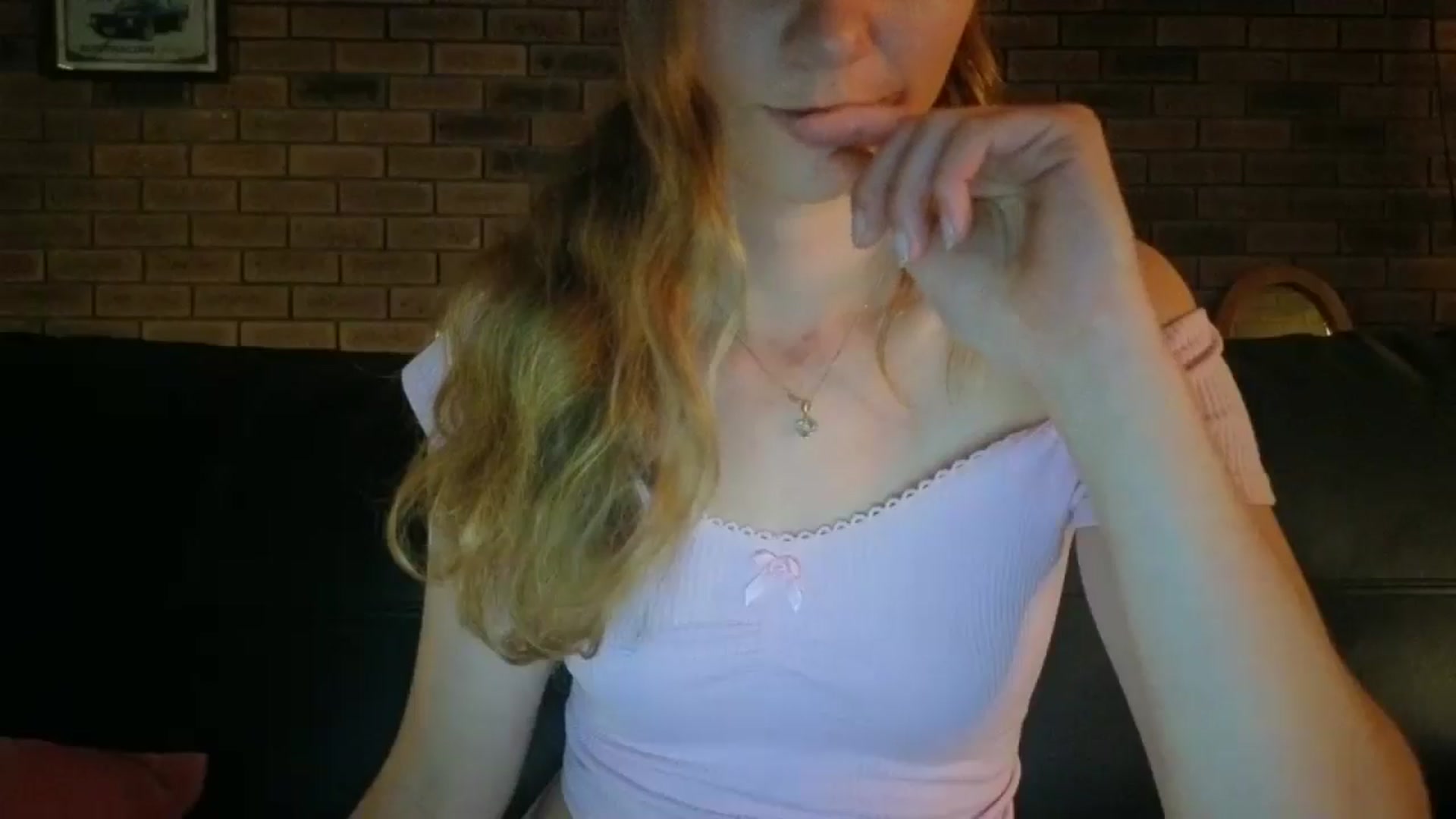 Gallery image thumbnail from SurfyChick's myfreecams stream on, 11/10/2025, 07:19 image 16 of 20