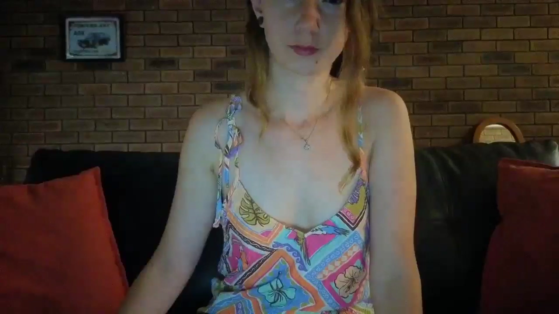 Gallery image thumbnail from SurfyChick's myfreecams stream on, 11/17/2025, 24:27 image 2 of 20
