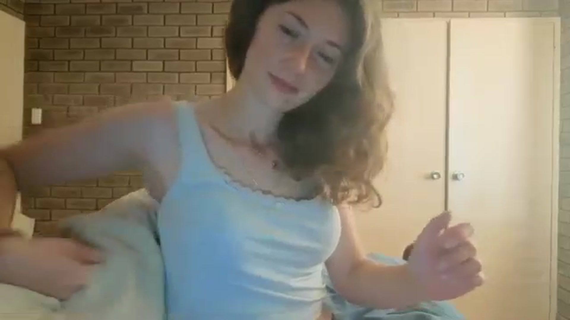 Gallery image thumbnail from SurfyChick's myfreecams stream on, 12/15/2025, 06:52 image 5 of 20
