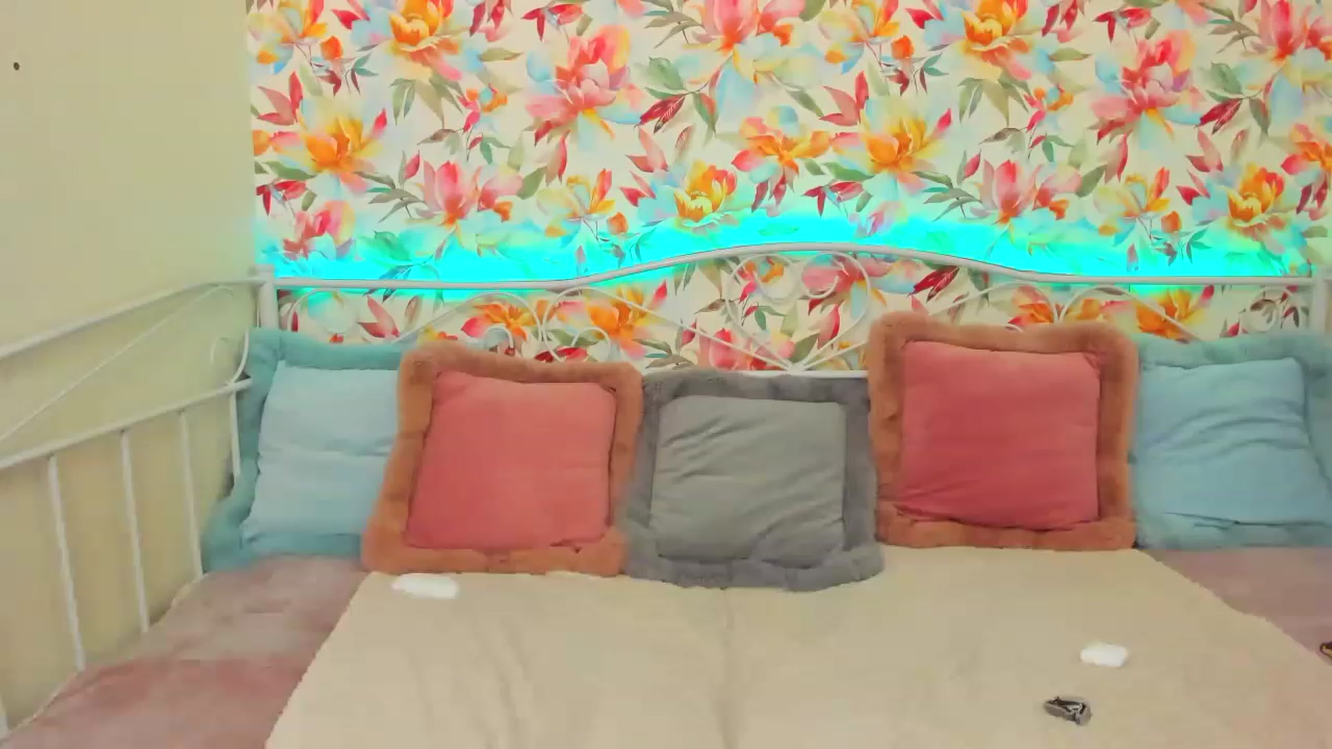 Gallery image thumbnail from SusanWet's myfreecams stream on, 11/22/2022, 12:23 image 16 of 20