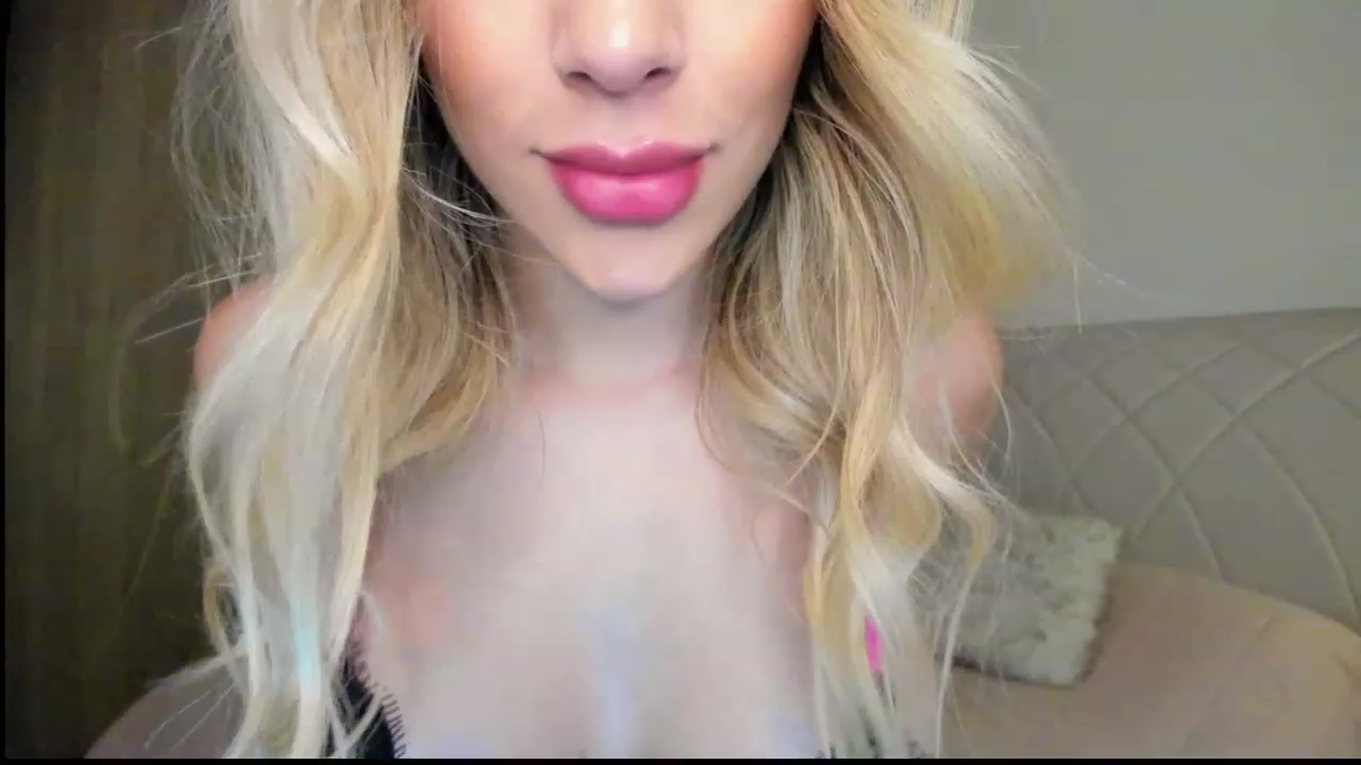 Gallery image thumbnail from Susan_99's myfreecams stream on, 01/05/2023, 03:47 image 9 of 20