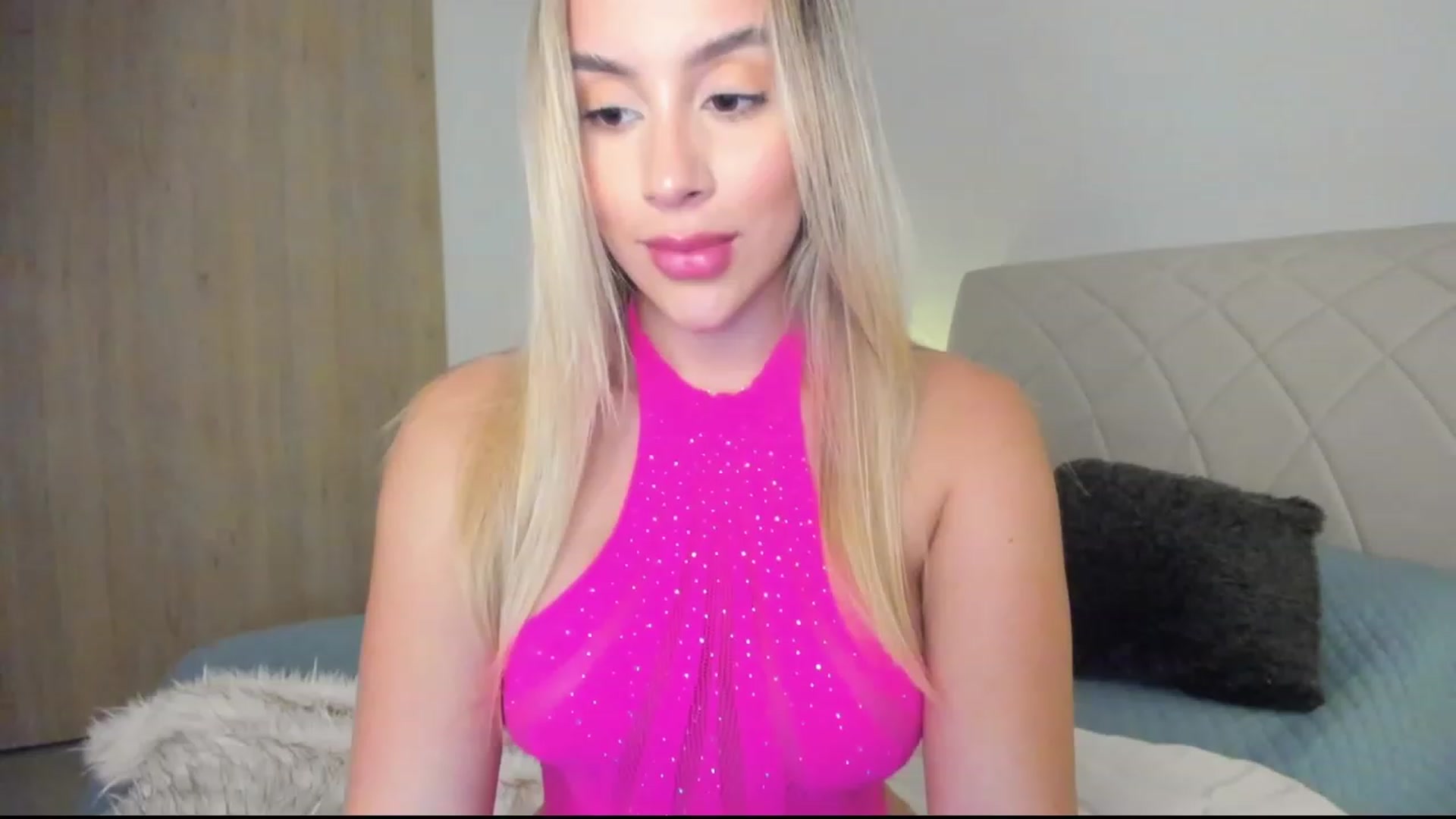 Gallery image thumbnail from Susan_99's myfreecams stream on, 01/11/2023, 03:39 image 5 of 20