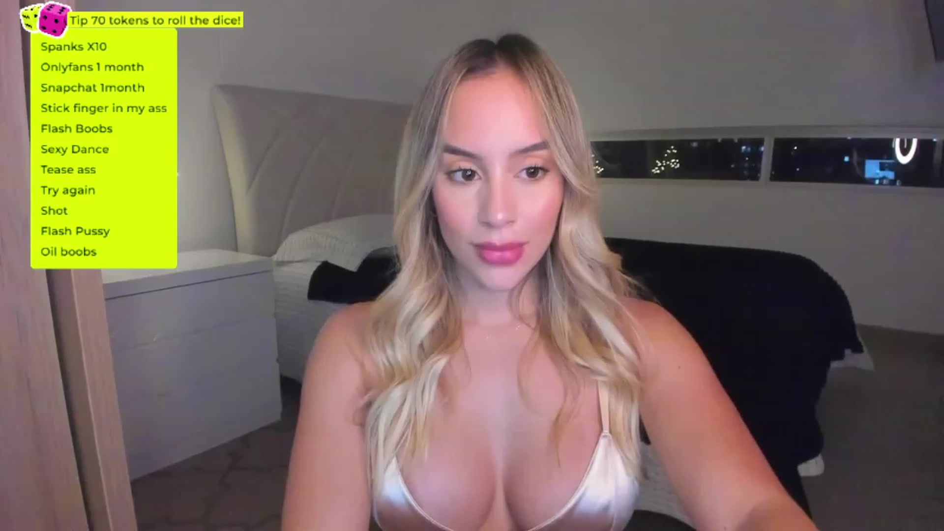 Gallery image thumbnail from Susan_99's myfreecams stream on, 01/21/2023, 03:54 image 3 of 20