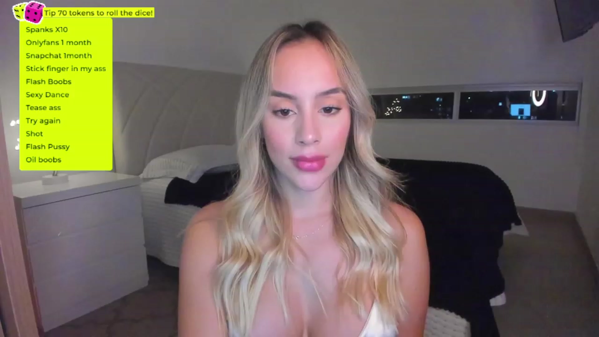 Gallery image thumbnail from Susan_99's myfreecams stream on, 01/21/2023, 03:54 image 14 of 20
