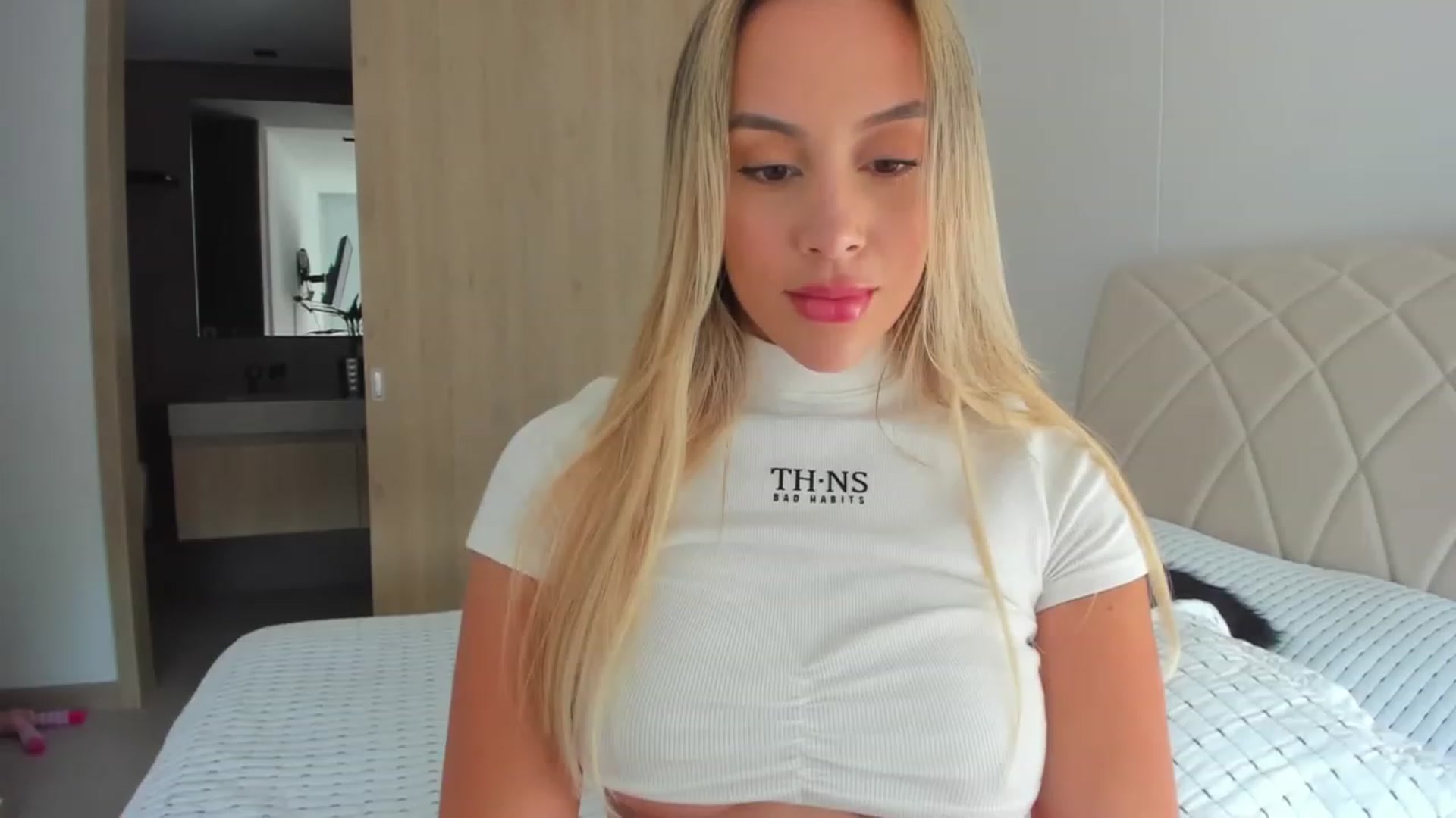 Gallery image thumbnail from Susan_99's myfreecams stream on, 02/07/2023, 21:09 image 18 of 20