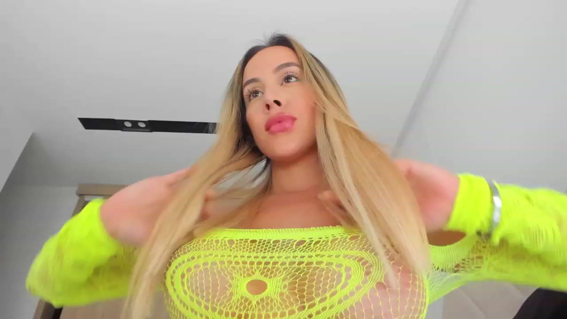 Gallery image thumbnail from Susan_99's myfreecams stream on, 02/13/2023, 18:23 image 14 of 20