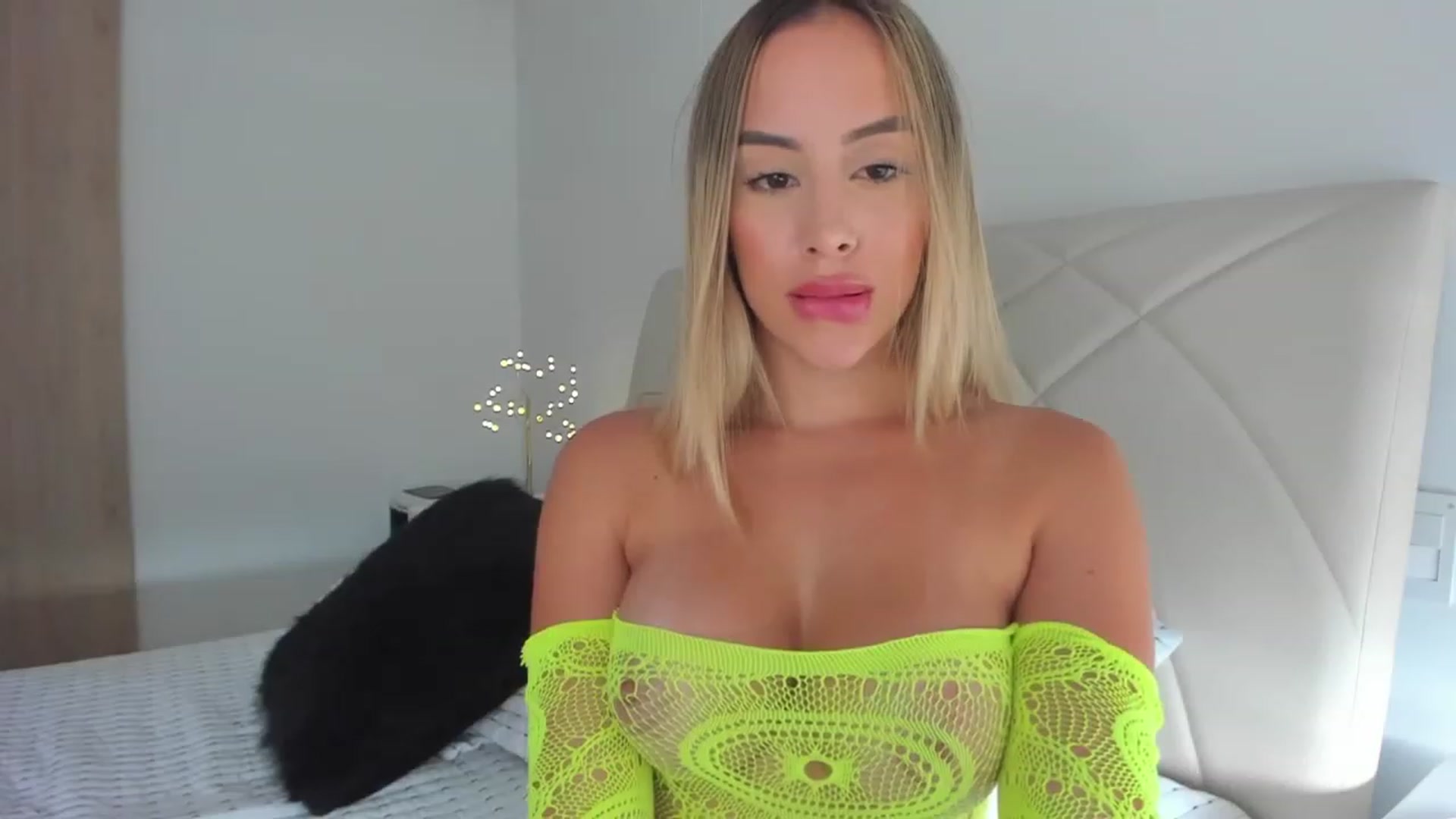 Gallery image thumbnail from Susan_99's myfreecams stream on, 02/13/2023, 19:24 image 20 of 20