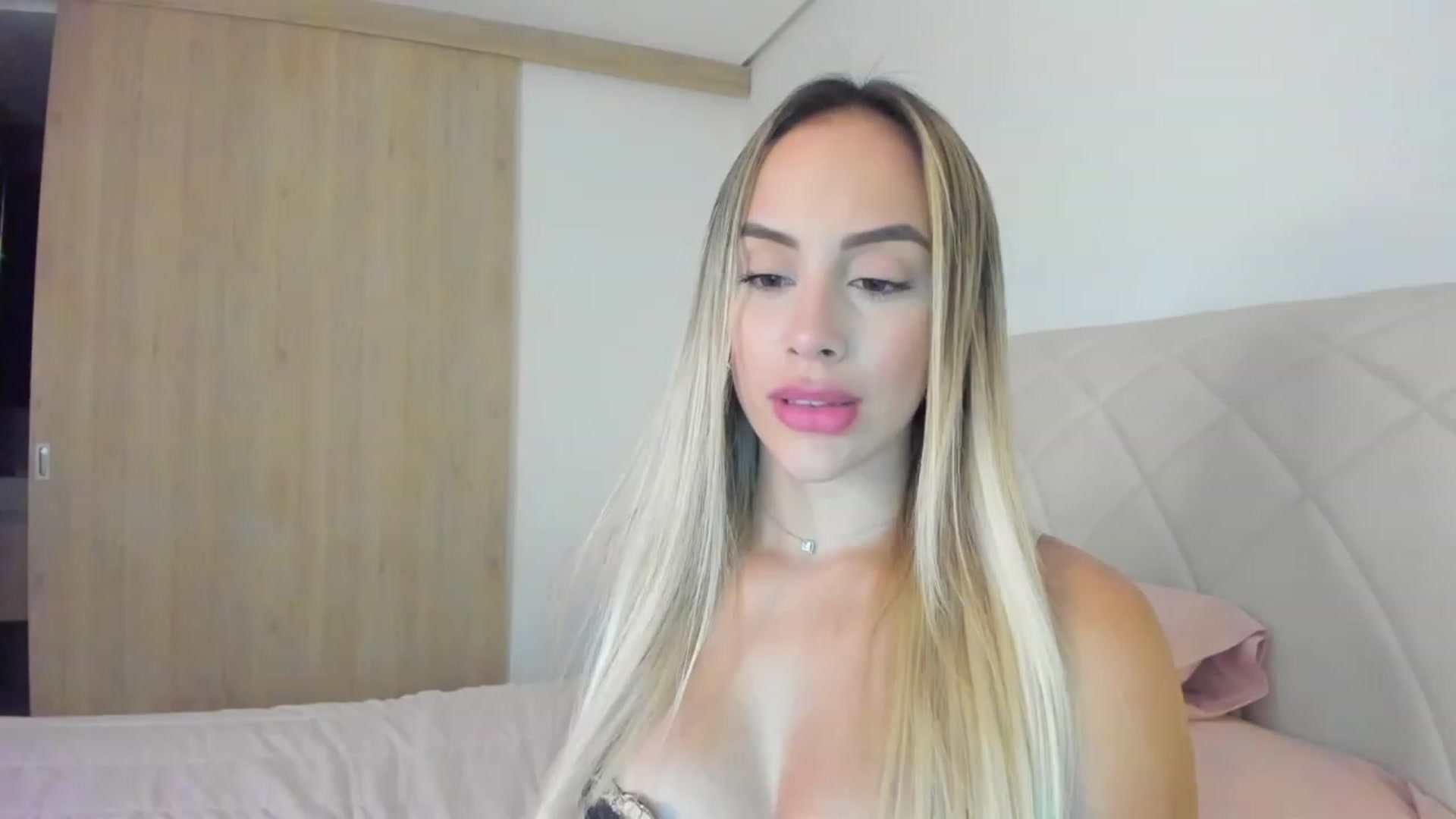 Gallery image thumbnail from Susan_99's myfreecams stream on, 02/16/2023, 04:40 image 17 of 20