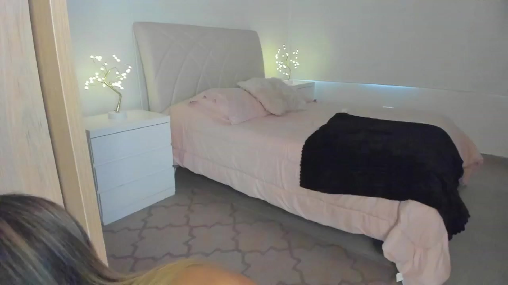 Gallery image thumbnail from Susan_99's myfreecams stream on, 02/17/2023, 19:26 image 11 of 20
