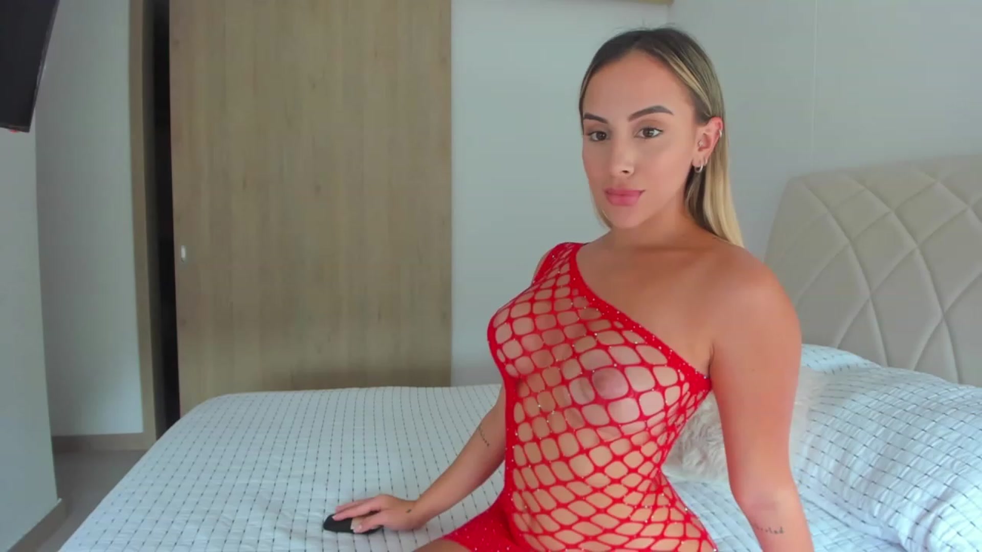Gallery image thumbnail from Susan_99's myfreecams stream on, 02/24/2023, 17:57 image 18 of 20