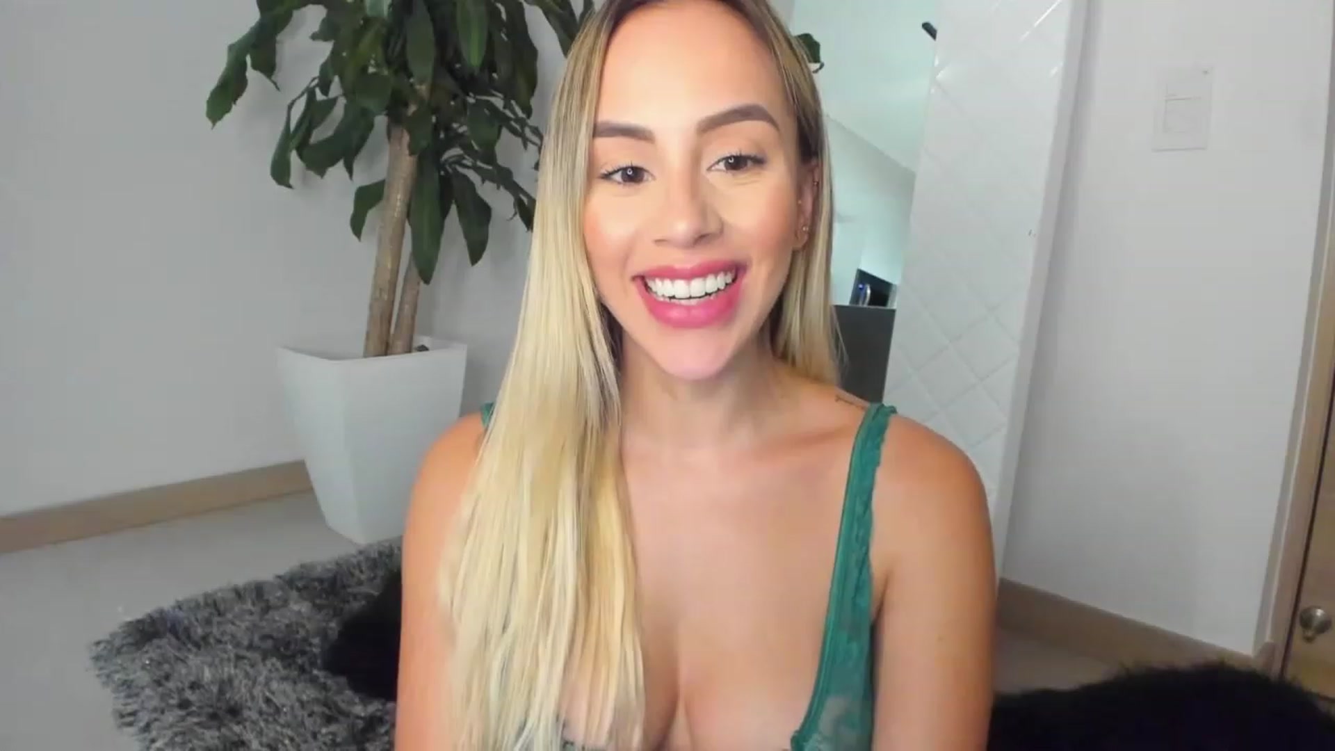 Gallery image thumbnail from Susan_99's myfreecams stream on, 03/01/2023, 02:36 image 18 of 20