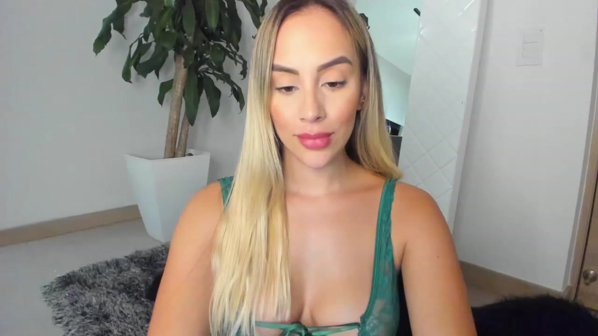 Gallery image thumbnail from Susan_99's myfreecams stream on, 03/01/2023, 02:36 image 20 of 20