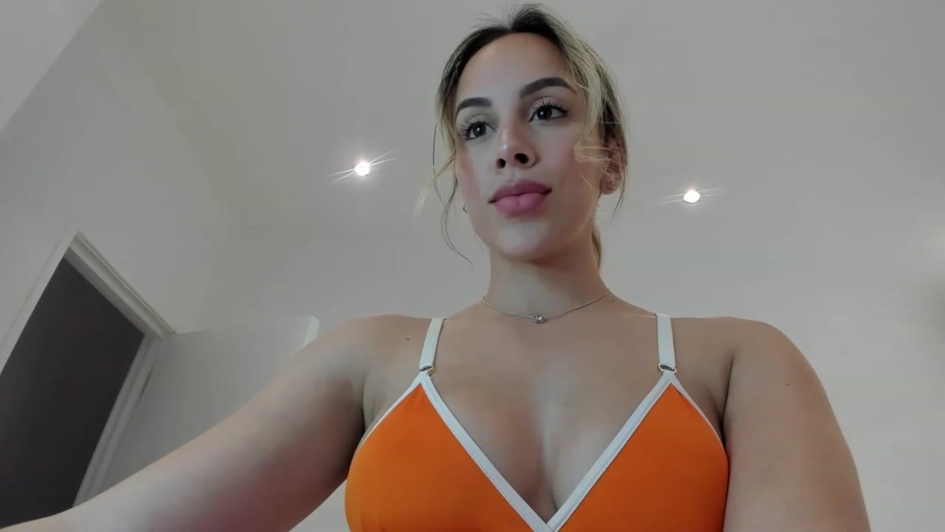 Gallery image thumbnail from Susan_99's myfreecams stream on, 05/25/2023, 19:53 image 15 of 20
