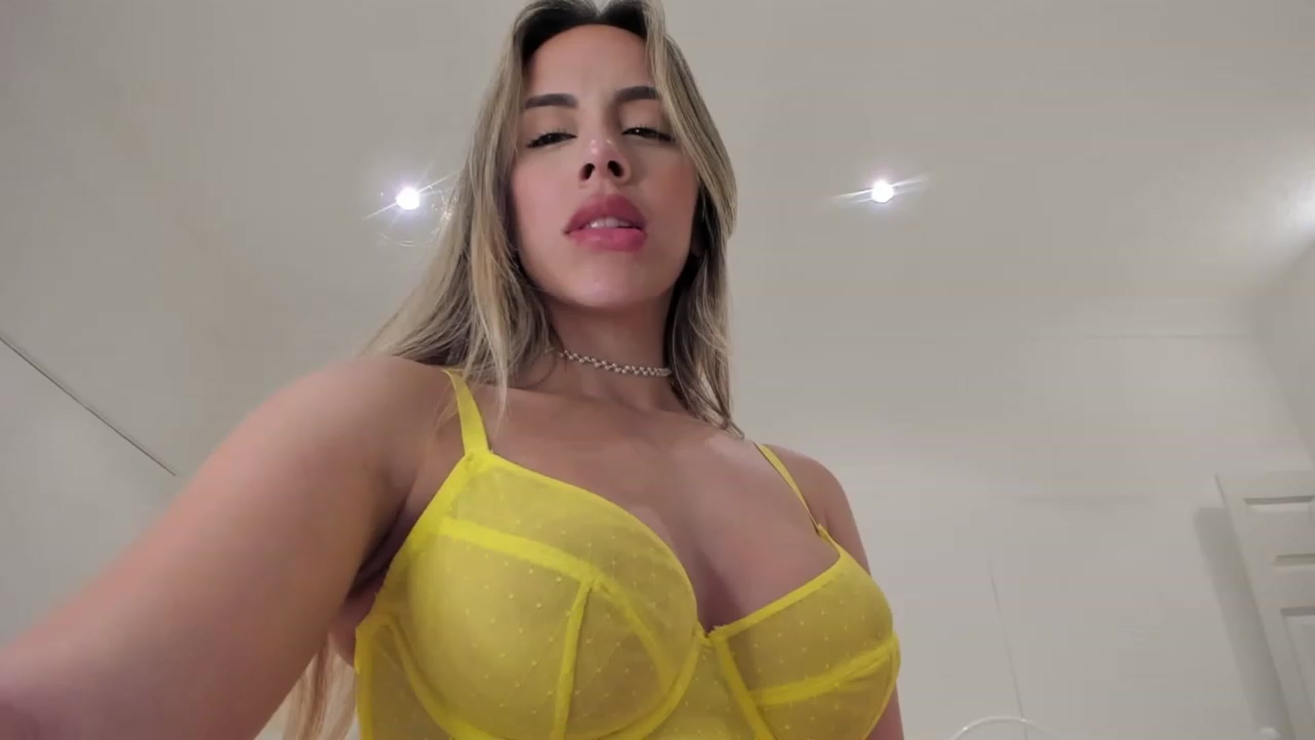 Gallery image thumbnail from Susan_99's myfreecams stream on, 06/03/2023, 02:00 image 17 of 20