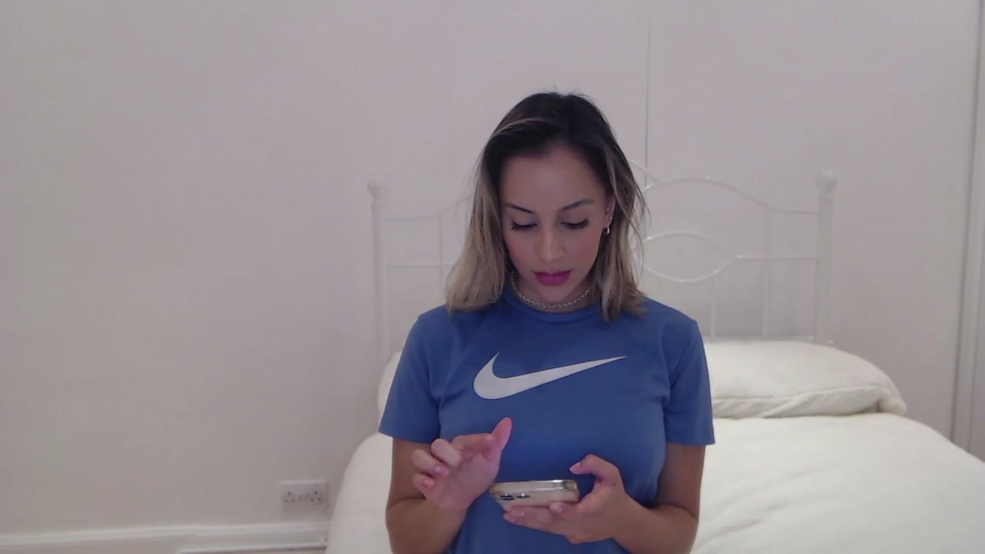Gallery image thumbnail from Susan_99's myfreecams stream on, 06/25/2023, 21:36 image 1 of 20