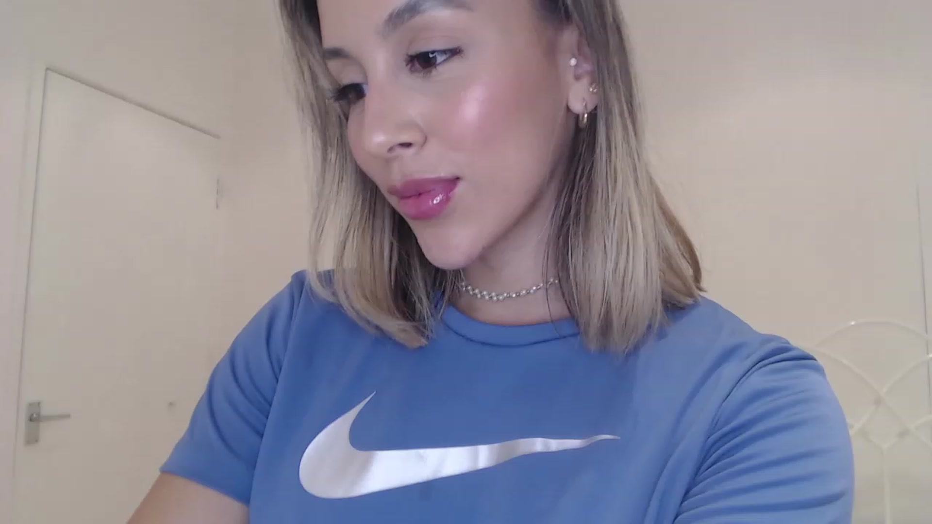 Gallery image thumbnail from Susan_99's myfreecams stream on, 06/25/2023, 21:36 image 15 of 20