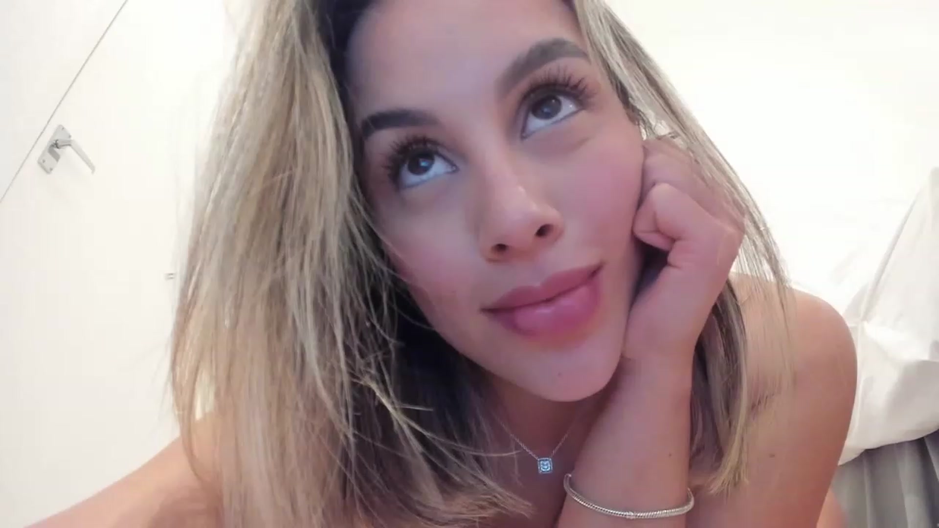 Gallery image thumbnail from Susan_99's myfreecams stream on, 07/17/2023, 23:07 image 2 of 20