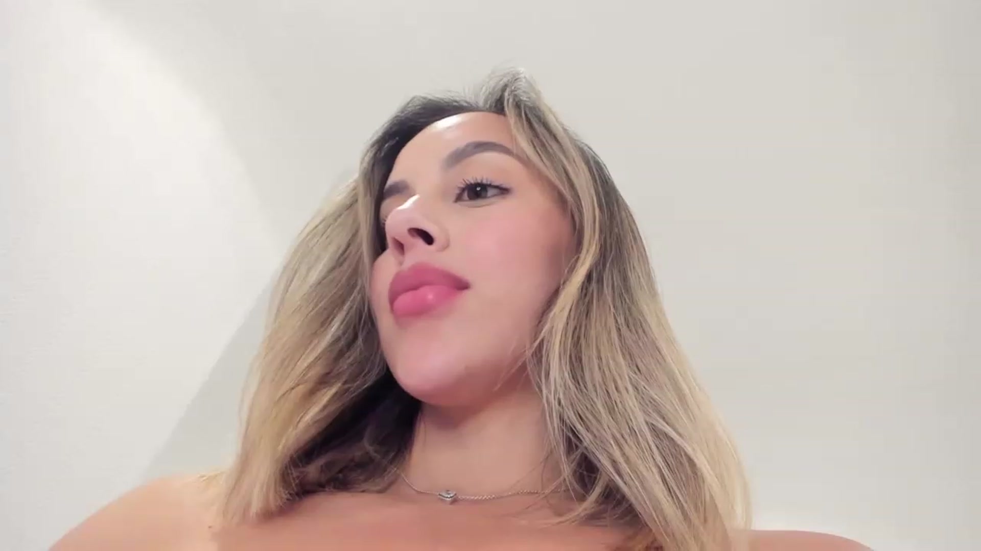 Gallery image thumbnail from Susan_99's myfreecams stream on, 07/17/2023, 23:07 image 19 of 20