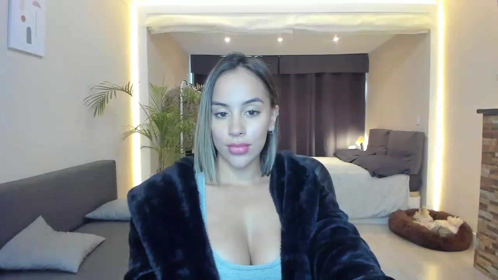 Gallery image thumbnail from Susan_99's myfreecams stream on, 10/17/2023, 09:44 image 12 of 20