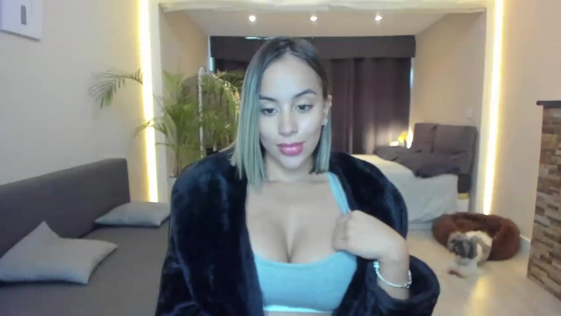 Gallery image thumbnail from Susan_99's myfreecams stream on, 10/17/2023, 09:44 image 19 of 20