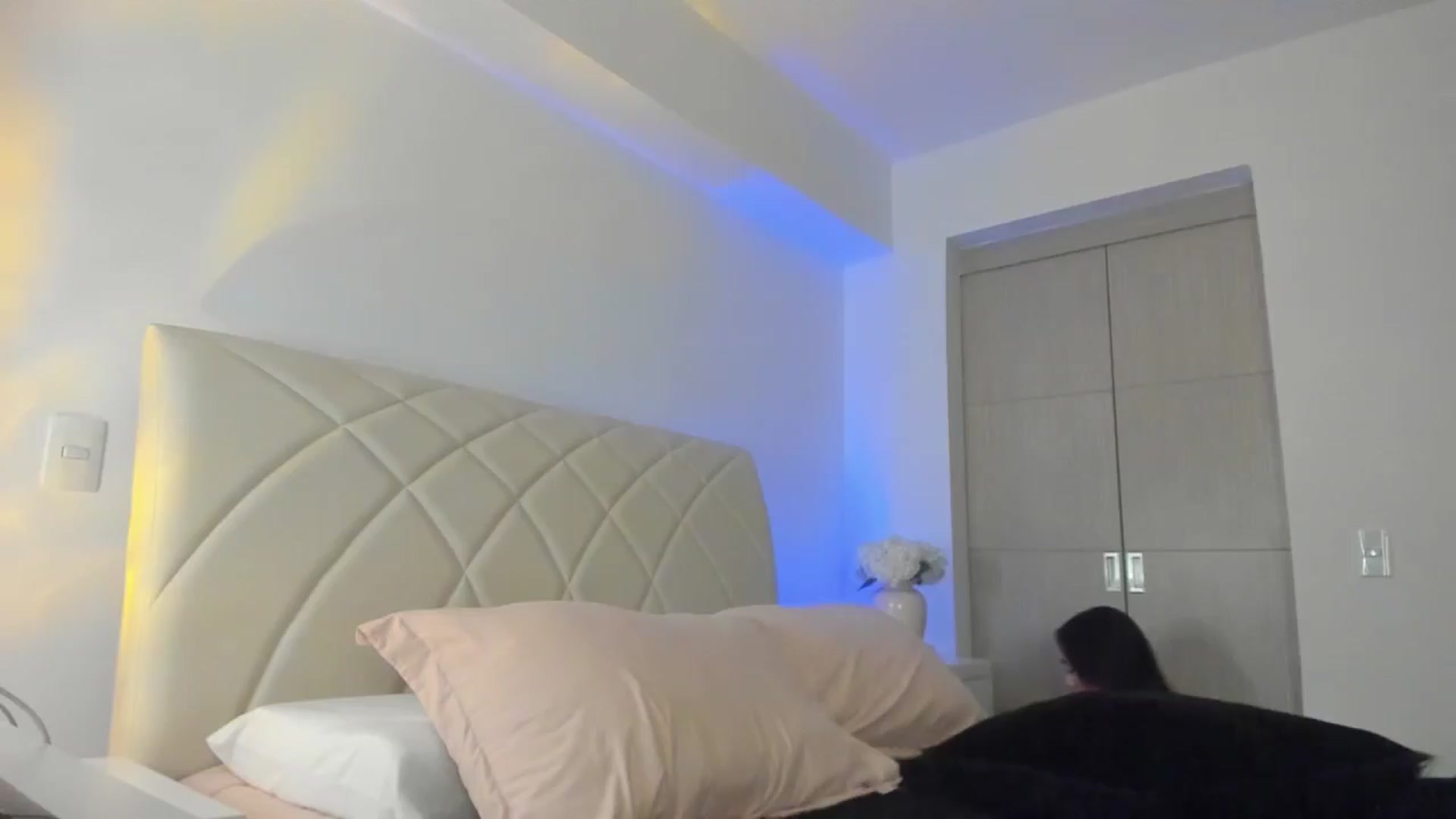 Gallery image thumbnail from Susan_99's myfreecams stream on, 10/08/2024, 04:22 image 11 of 20