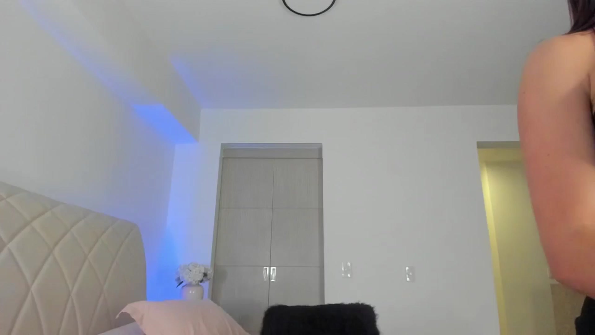 Gallery image thumbnail from Susan_99's myfreecams stream on, 10/10/2024, 04:05 image 7 of 20