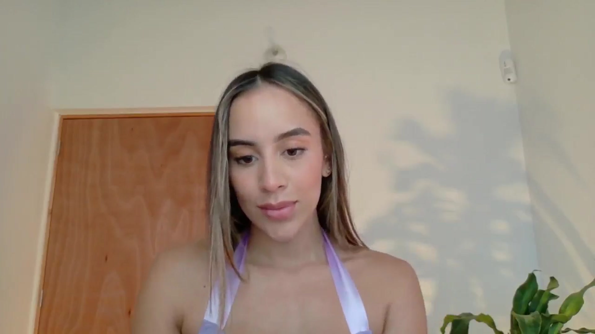 Gallery image thumbnail from Susan_99's myfreecams stream on, 04/21/2025, 19:08 image 3 of 20