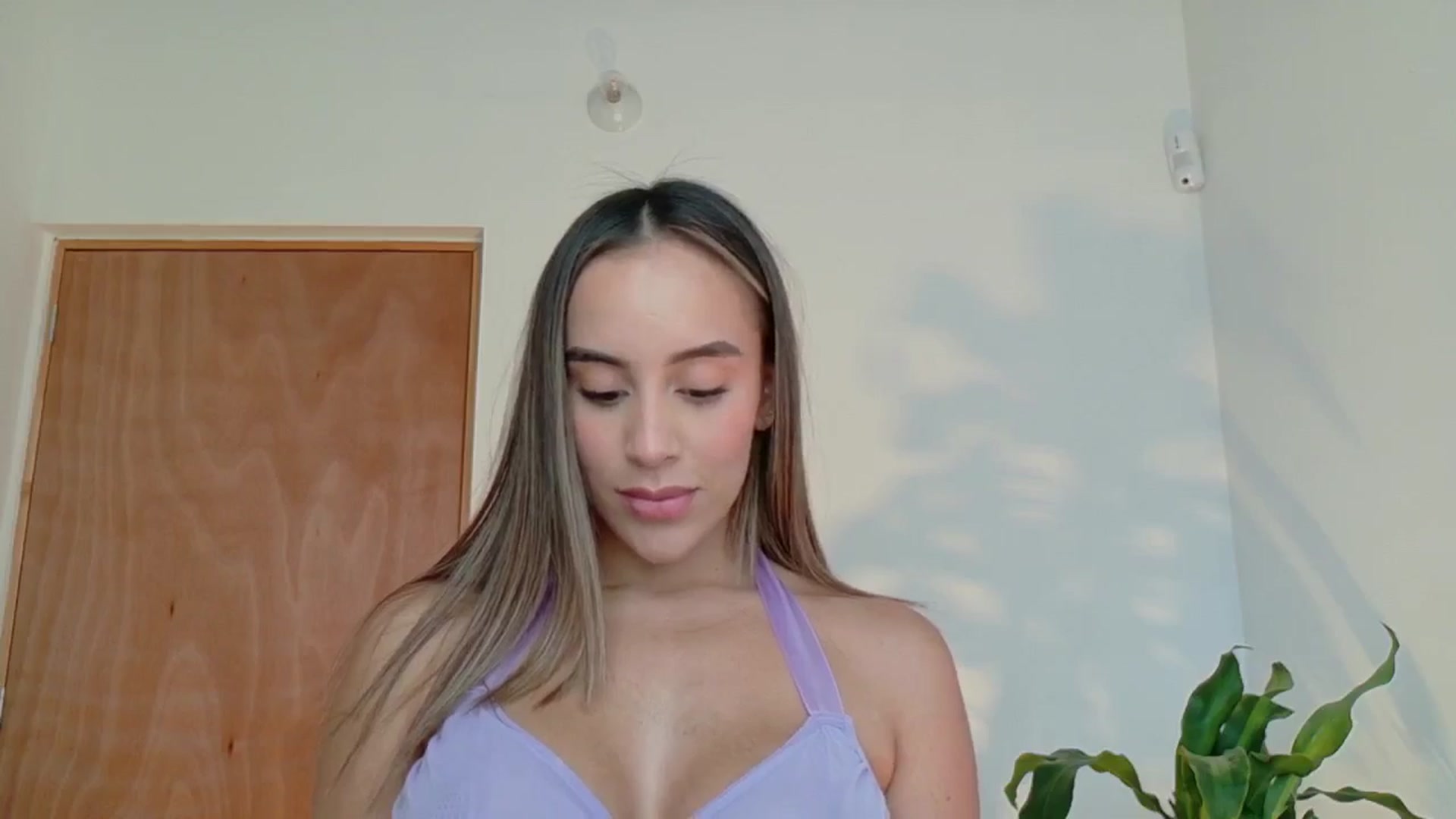 Gallery image thumbnail from Susan_99's myfreecams stream on, 04/21/2025, 19:08 image 9 of 20