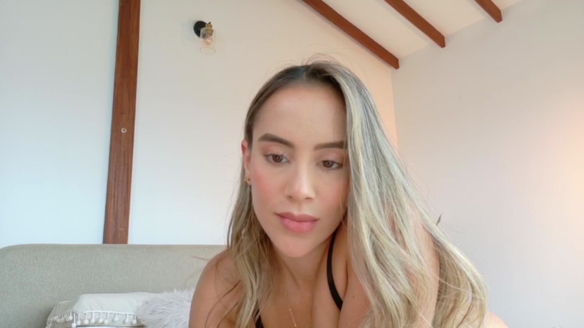 Gallery image thumbnail from Susan_99's myfreecams stream on, 10/08/2025, 17:07 image 19 of 20