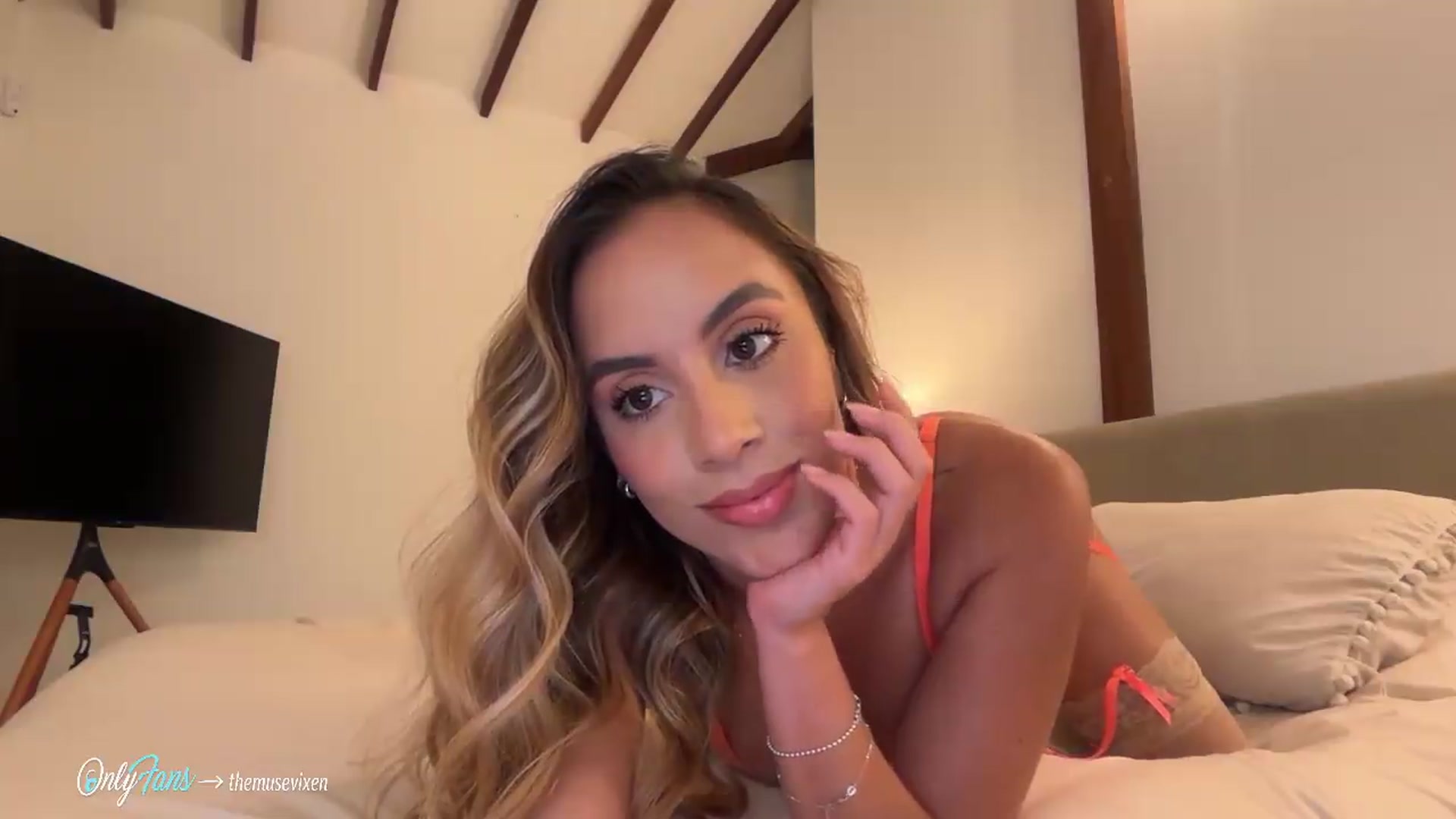 Gallery image thumbnail from Susan_99's myfreecams stream on, 08/16/2026, 04:33 image 12 of 20
