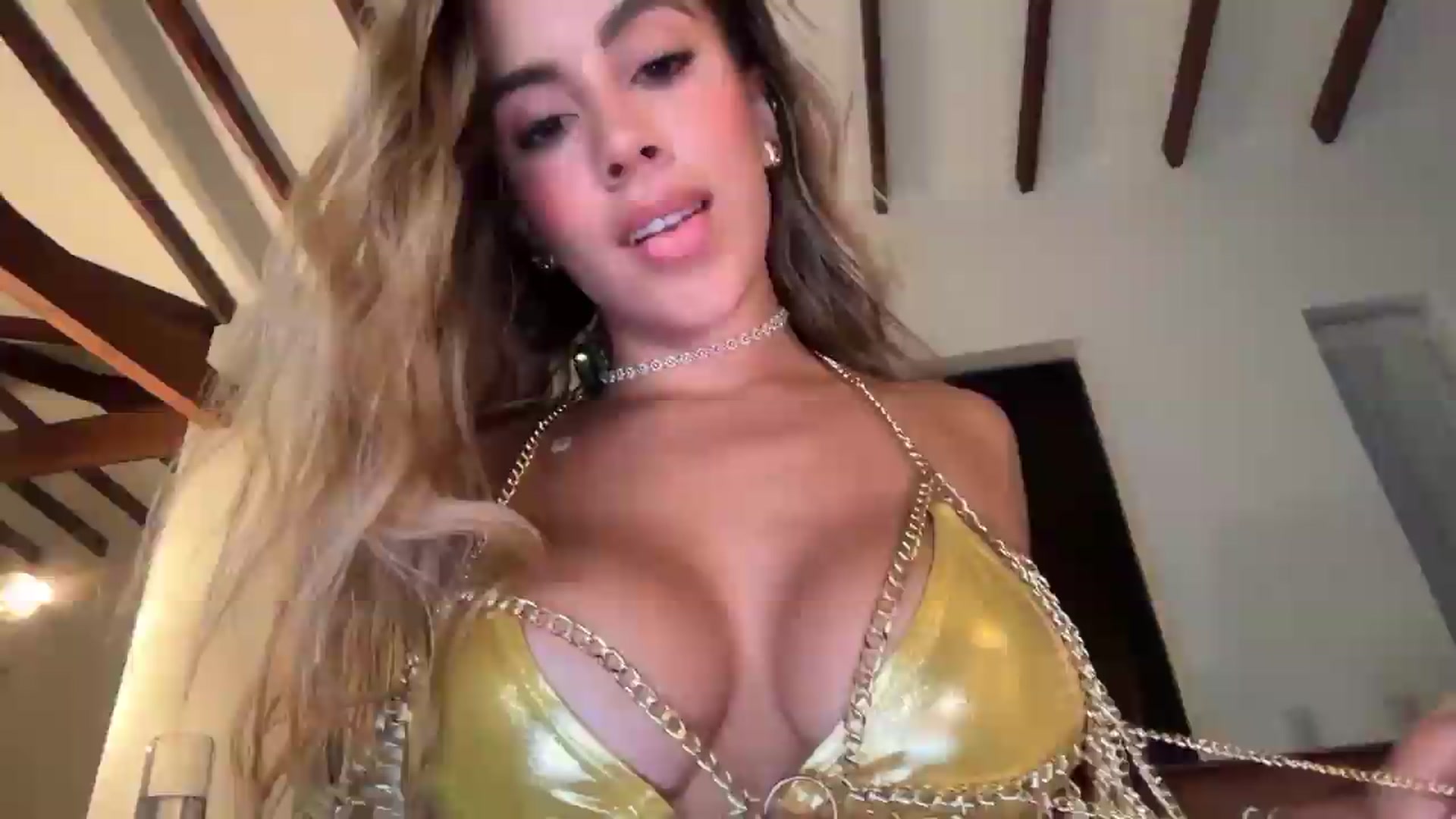 Gallery image thumbnail from Susan_99's myfreecams stream on, 08/22/2026, 05:57 image 10 of 20