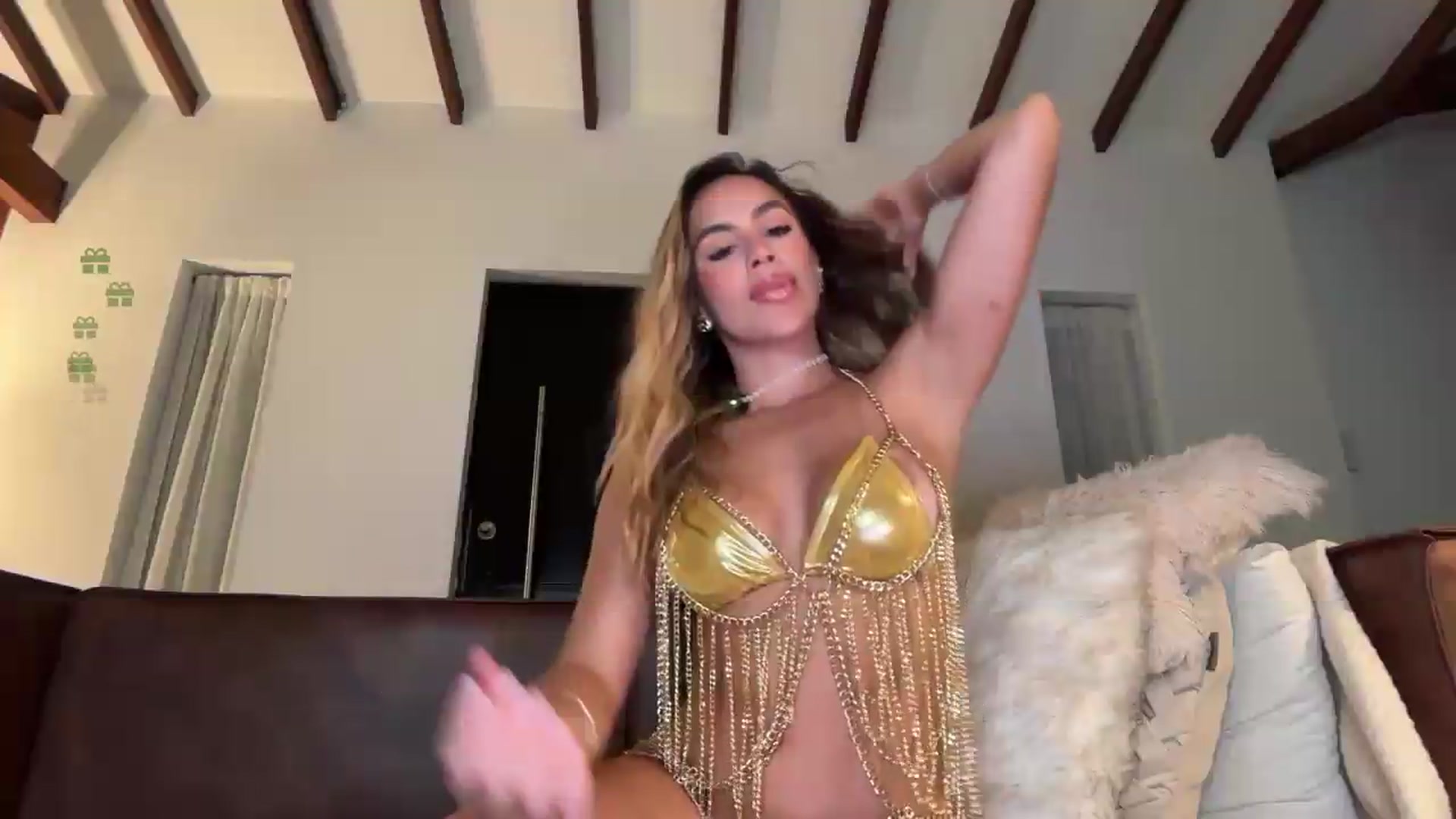 Gallery image thumbnail from Susan_99's myfreecams stream on, 08/22/2026, 07:10 image 11 of 20