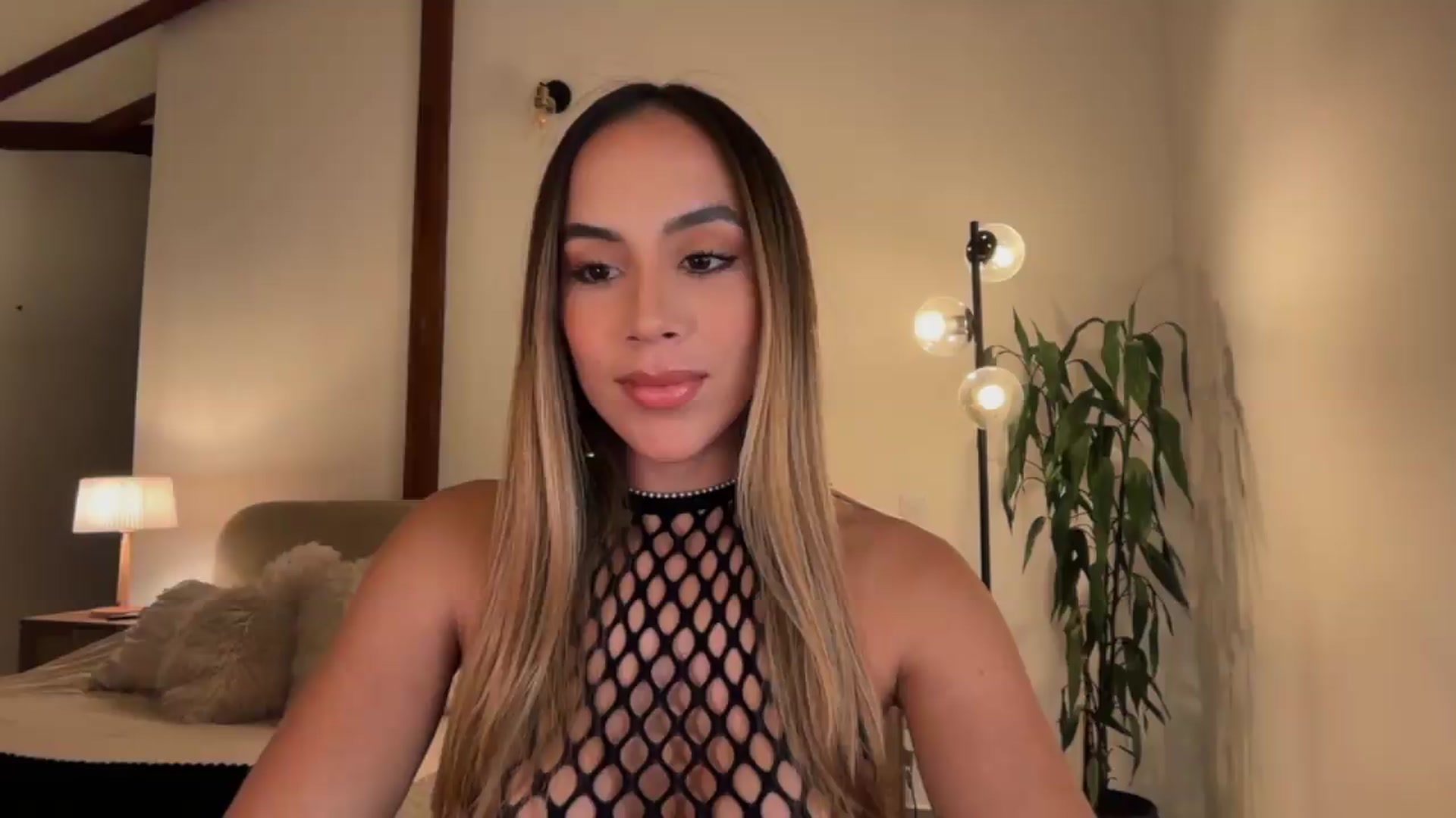 Gallery image thumbnail from Susan_99's myfreecams stream on, 09/17/2026, 04:13 image 4 of 20