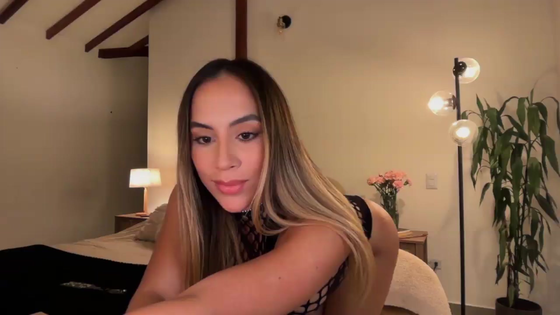 Gallery image thumbnail from Susan_99's myfreecams stream on, 09/17/2026, 05:06 image 5 of 20